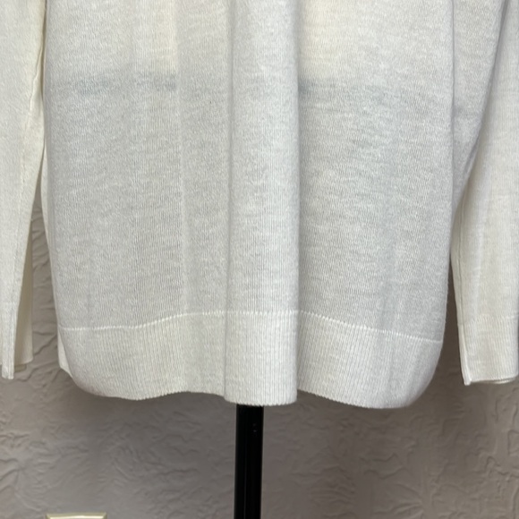 Vince Silk Front Rayon/Linen Blouse - Picture 6 of 8